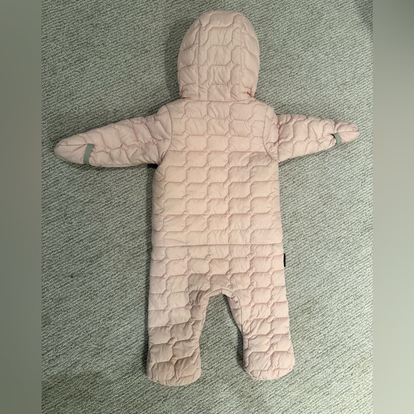 Baby ThermoBall snowsuit by North Face- excellent condition! - Picture 3 of 3